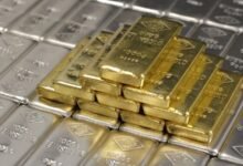 الذهب والفضة يتراجعان مع اشتعال جبهة النفط