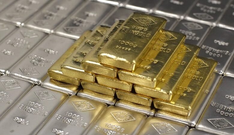 الذهب والفضة يتراجعان مع اشتعال جبهة النفط