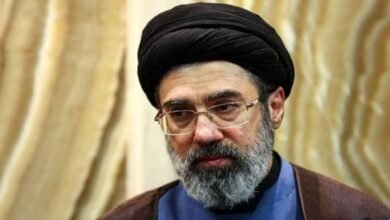 رويترز: مجتبى خامنئي على قيد الحياة ويُرجح أن يخلف والده 13 رويترز: مجتبى خامنئي على قيد الحياة ويُرجح أن يخلف والده