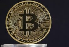 العملات المشفرة تقلص مكاسبها وبيتكوين فوق 71 ألف دولار