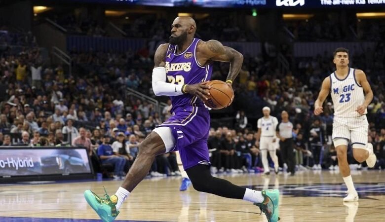 ليبرون جيمس يحطّم الرقم القياسي بعدد المباريات في الـ NBA 1 ليبرون جيمس يحطّم الرقم القياسي بعدد المباريات في الـ NBA