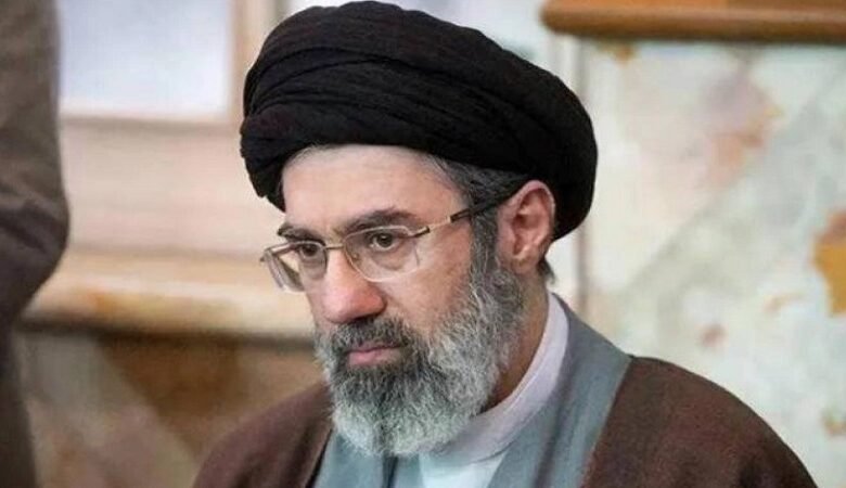 مجتبى خامنئي.. لغز الغياب وتضارب الروايات