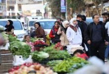 راتب يُصرف قبل أن يُقبض.. كيف تنظّم الأسرة السورية إنفاقها؟ 13 راتب يُصرف قبل أن يُقبض.. كيف تنظّم الأسرة السورية إنفاقها؟