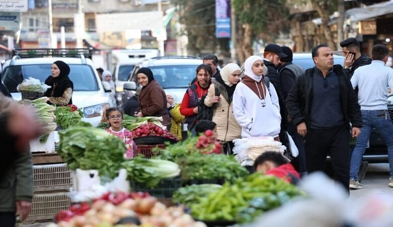 راتب يُصرف قبل أن يُقبض.. كيف تنظّم الأسرة السورية إنفاقها؟