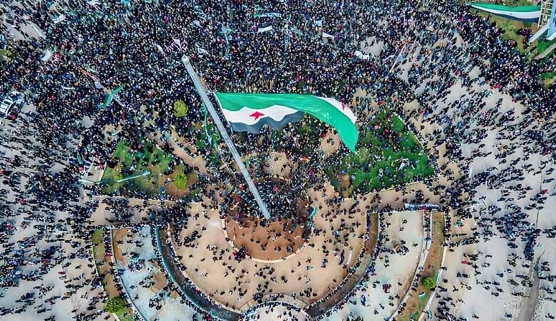 بانوراما أربعة عشر عاماً.. المسار الكامل للثورة السورية 1 بانوراما أربعة عشر عاماً.. المسار الكامل للثورة السورية
