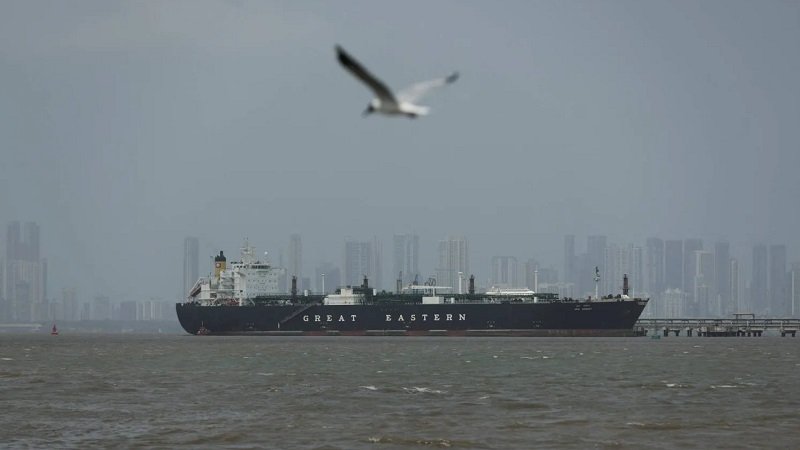 النفط يواصل التحليق مع اشتعال التوترات في مضيق هرمز 2 1478182