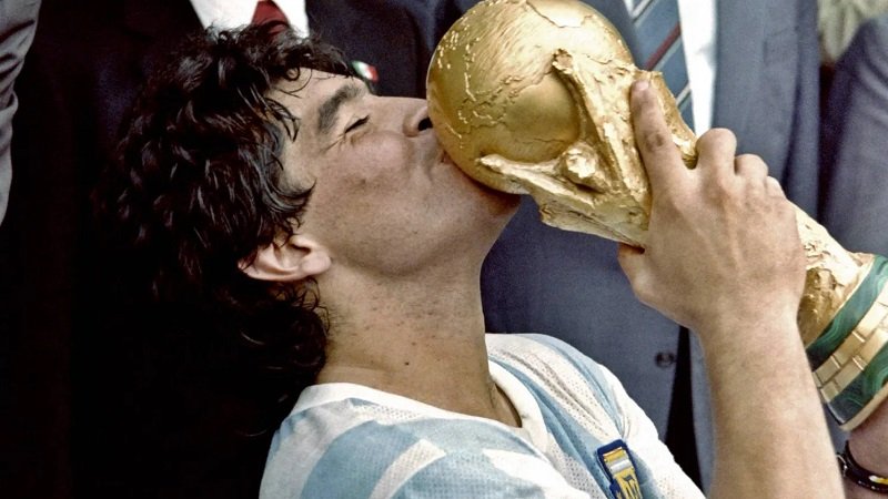 بدء محاكمة جديدة بشأن ملابسات وفاة مارادونا 2 1490511