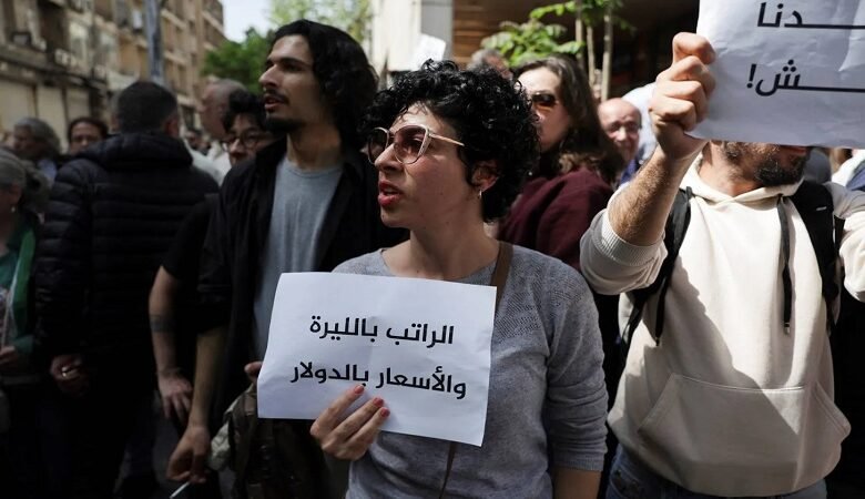 إعادة هيكلة القطاع الوظيفي في سوريا تدفع عائلات تحت خط الفقر