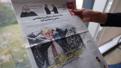 ترامب: إيران في حالة انهيار.. وتطلب فتح مضيق هرمز 12 ترامب: إيران في حالة انهيار.. وتطلب فتح مضيق هرمز