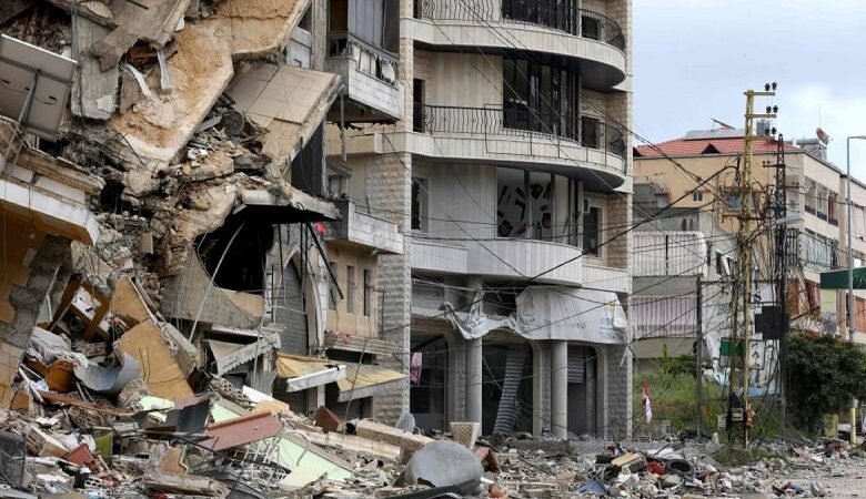 لبنان.. سباق بين الغارات والمفاوضات