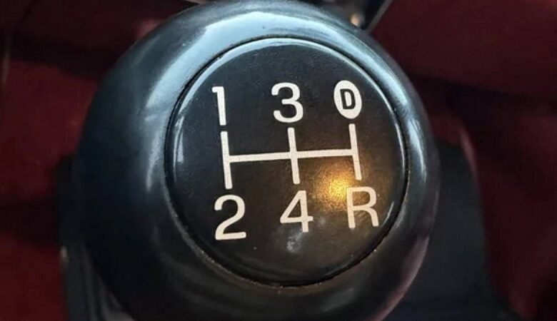 ماذا يعني حرف "D" في ناقل الحركة اليدوي؟ 1 ماذا يعني حرف "D" في ناقل الحركة اليدوي؟
