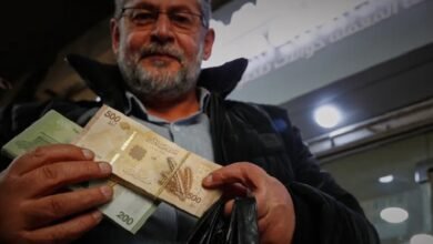 كيف انعكس انخفاض قيمة الليرة أمام الدولار على حياة السوريين؟ 14 كيف انعكس انخفاض قيمة الليرة أمام الدولار على حياة السوريين؟