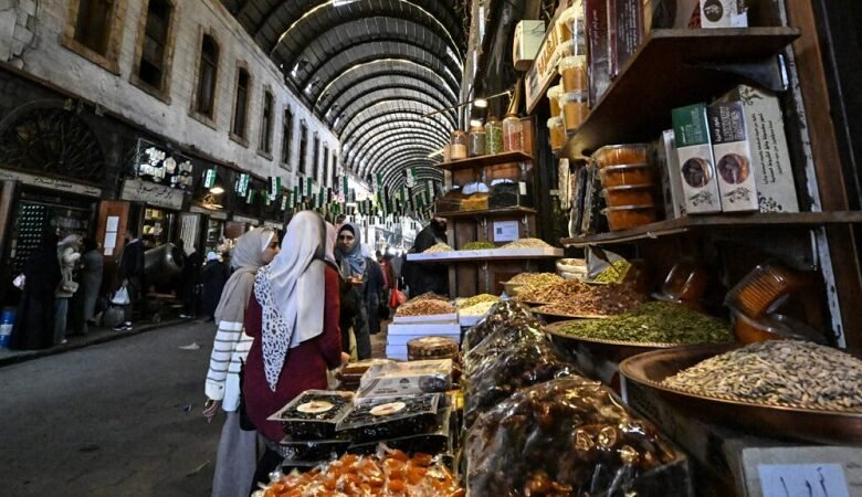 الأسعار تواصل الارتفاع.. عوامل متداخلة تضغط على الوضع المعيشي