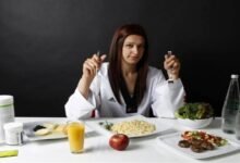 عادات غذائية تجنبها للحفاظ على صفاء ذهنك