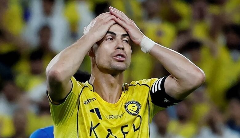«كارثة الدقيقة 98» تؤجل حلم رونالدو بـ«الدوري السعودي» 1 «كارثة الدقيقة 98» تؤجل حلم رونالدو بـ«الدوري السعودي»