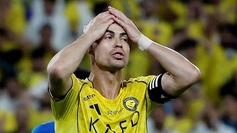 «كارثة الدقيقة 98» تؤجل حلم رونالدو بـ«الدوري السعودي» 2 1539633