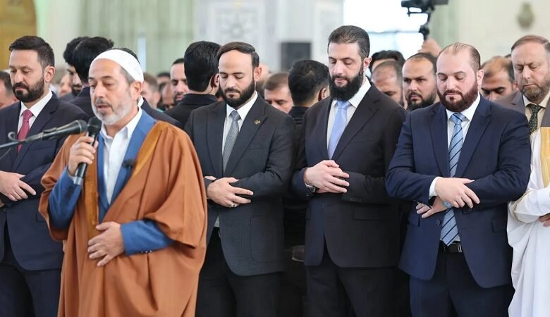 الرئيس السوري يؤدي صلاة الأضحى في حلب 1 الرئيس السوري يؤدي صلاة الأضحى في حلب