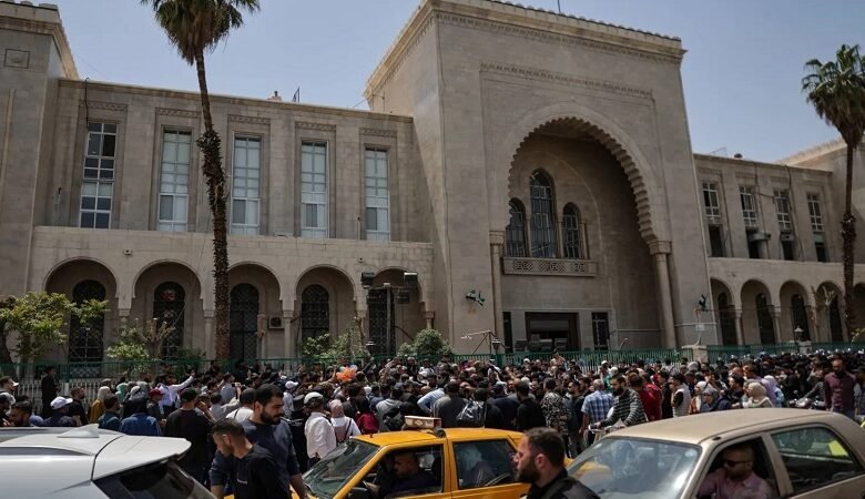 هل تنجح سوريا في عقد 500 محاكمة لمجرمي حرب خلال السنوات الـ5 المقبلة؟ 1 هل تنجح سوريا في عقد 500 محاكمة لمجرمي حرب خلال السنوات الـ5 المقبلة؟