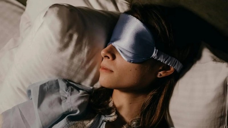 كيف تؤثر قلة النوم على التركيز والأداء الذهني؟