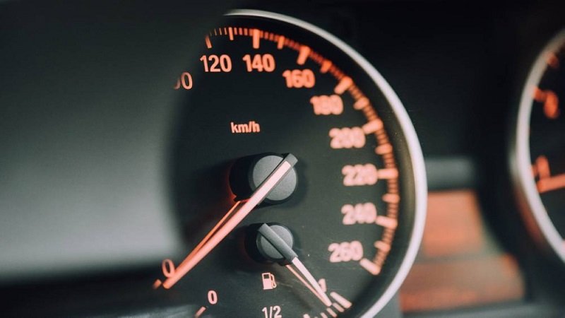ما السرعة التي يقفز عندها استهلاك الوقود بنسبة 25%؟ 2 5188952