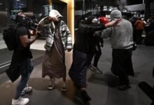 أستراليات مرتبطات بتنظيم داعش يغادرن مخيماً في سوريا 17 أستراليات مرتبطات بتنظيم داعش يغادرن مخيماً في سوريا