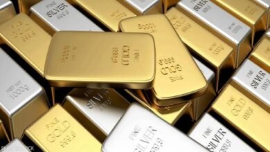 الفضة تهوي 6.6% والذهب يتراجع إلى أدنى مستوى في أسبوع