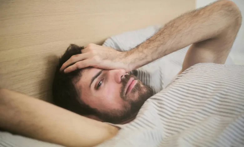 ماذا يحدث لجسمك عند النوم أقل من 6 ساعات؟