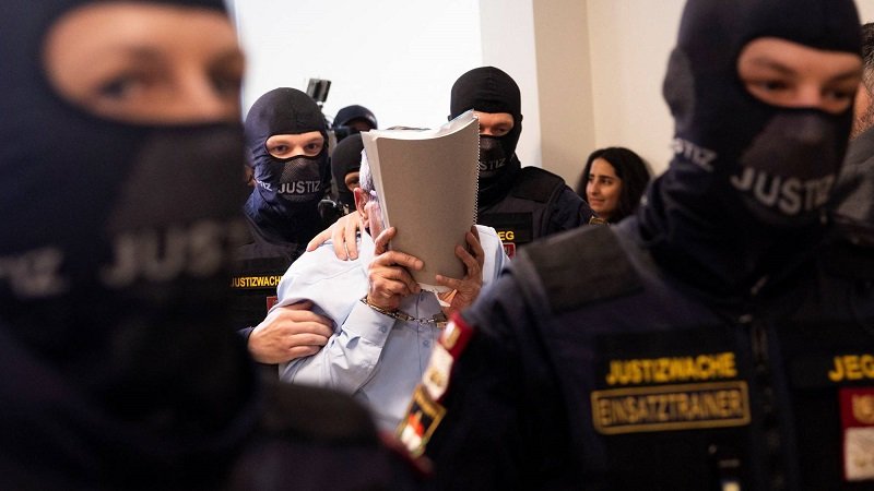دمشق: قائمة قريبة بألف شخص مطلوبين للعدالة من نظام الأسد 2 دمشق: قائمة قريبة بألف شخص مطلوبين للعدالة من نظام الأسد