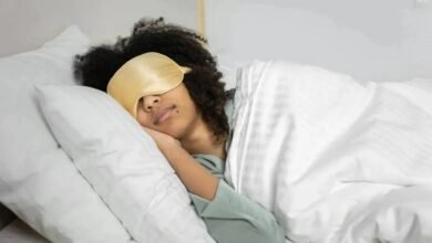 3 أخطاء شائعة قد تحرمك من نوم مريح