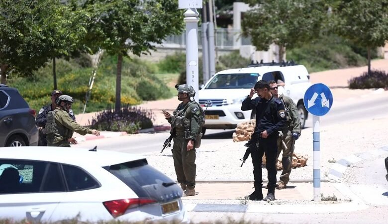 قتيل و5 جرحى في هجوم بالرصاص وسط إسرائيل 1 قتيل و5 جرحى في هجوم بالرصاص وسط إسرائيل