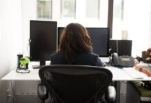 كيف يؤثر الجلوس لساعات طويلة في قلبك؟ 2 كيف يؤثر الجلوس لساعات طويلة في قلبك؟