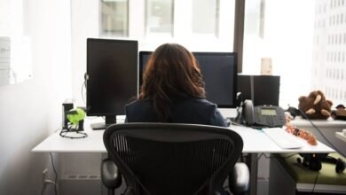 كيف يؤثر الجلوس لساعات طويلة في قلبك؟