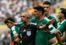 3 حالات طرد في فوز المكسيك على جنوب أفريقيا في افتتاح كأس العالم 3 3 حالات طرد في فوز المكسيك على جنوب أفريقيا في افتتاح كأس العالم