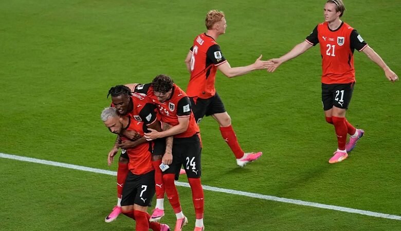 منتخب النمسا يحقق أول فوز له في كأس العالم منذ 36 عاماً 1 منتخب النمسا يحقق أول فوز له في كأس العالم منذ 36 عاماً