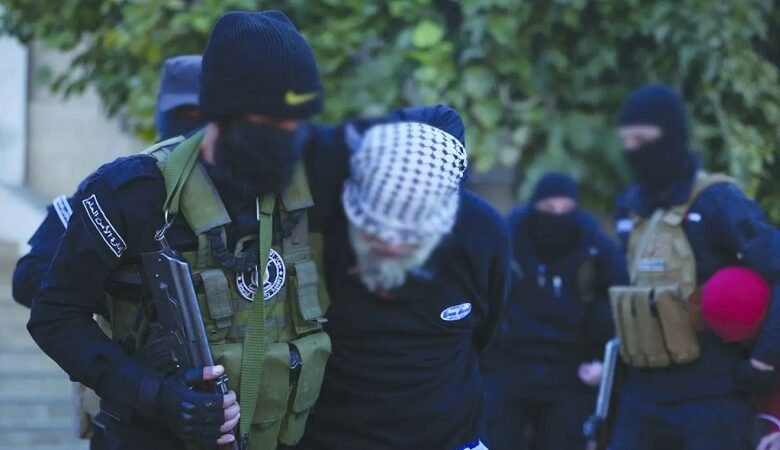 «داعش» يتبنى استهداف مسؤول قضائي سوري 1 «داعش» يتبنى استهداف مسؤول قضائي سوري