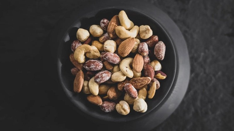 6 أطعمة تعزز صحتك مع التقدم في العمر 3 6 أطعمة تعزز صحتك مع التقدم في العمر
