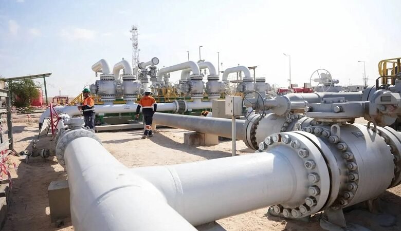 العراق يطمح لرفع إنتاج النفط إلى 7 ملايين برميل يومياً