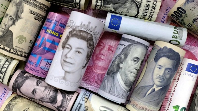 الين الياباني يهبط لأدنى مستوى أمام الدولار منذ 40 عاماً