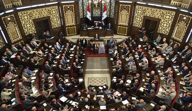 السوريون يترقبون اكتمال برلمانهم الجديد الأربعاء