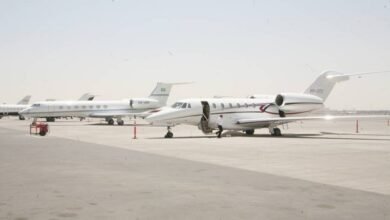 أسرار المسارات الجوية.. لماذا لا تطير الطائرات في خط مستقيم؟
