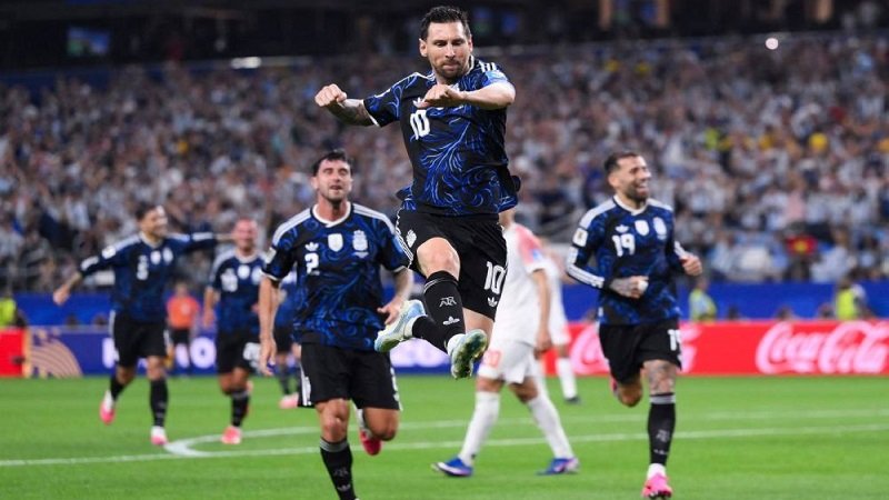 من يملك الطريق الأسهل إلى نهائي كأس العالم؟