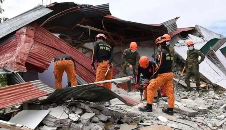 32 شخصاً ضحايا زلزال بقوة 7.8 درجات في جنوب الفلبين 1 32 شخصاً ضحايا زلزال بقوة 7.8 درجات في جنوب الفلبين