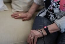 روما تعتمد السوار الذكي لمتابعة صحة كبار السن