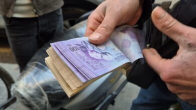 تذبذب الليرة السورية يربك الأسواق ويعمّق اختلالات التسعير