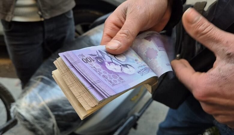 تذبذب الليرة السورية يربك الأسواق ويعمّق اختلالات التسعير 1 تذبذب الليرة السورية يربك الأسواق ويعمّق اختلالات التسعير
