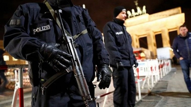 السجن المؤبد لسوري نفذ هجوماً بالسكين في ألمانيا 14 السجن المؤبد لسوري نفذ هجوماً بالسكين في ألمانيا