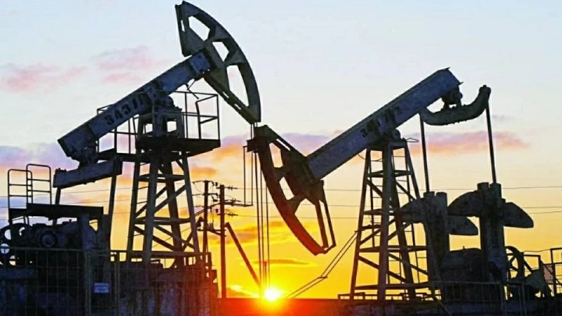 ضبابية هدنة الشرق الأوسط تصعد بأسعار النفط