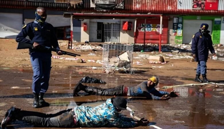 جنوب إفريقيا: 12 قتيلاً و9 إصابات في هجوم مسلح بـ «جوهانسبرج»