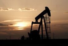 النفط يهبط نحو 4% ليسجل أدنى مستوياته في ثلاثة أشهر 4 النفط يهبط نحو 4% ليسجل أدنى مستوياته في ثلاثة أشهر