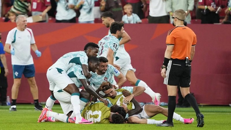 حصاد المونديال.. إسبانيا والبرتغال وسويسرا إلى ثمن النهائي 2 حصاد المونديال.. إسبانيا والبرتغال وسويسرا إلى ثمن النهائي